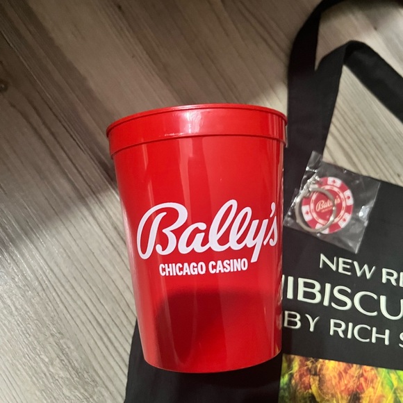 Black Hibiscus Mask Tote Bag + Chicago goodies New - Picture 4 of 4